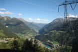 Blick vom Gotthardpass ins Tal, unten geht's Richtung Nufenpass